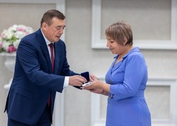 Валерий Лимаренко поздравил сахалинских педагогов с Днем учителя