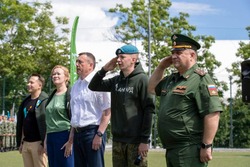В первые минуты пресс-конференции 