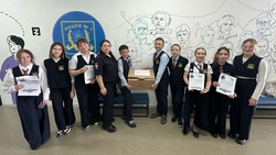 Школьники Южно-Сахалинска отправили посылку солдатам на передовую в преддверии 23 Февраля