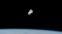 12 апреля: какой праздник сегодня отмечают праздник в России и мире 