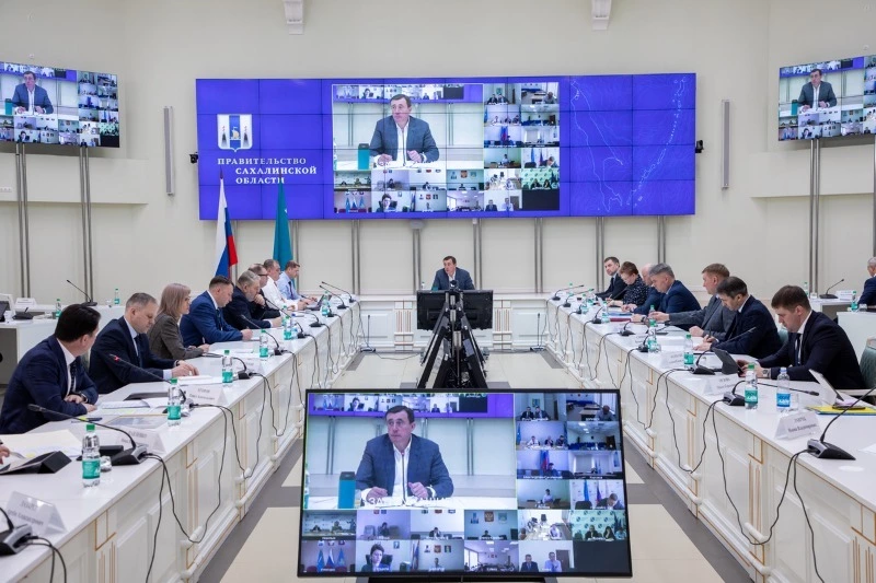 Валерий Лимаренко поручил приступить к масштабному ремонту дорог на Сахалине