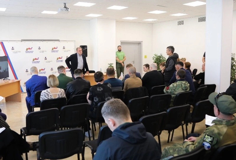 Власти островного региона помогают демобилизованным участникам СВО вернуться к мирной жизни 