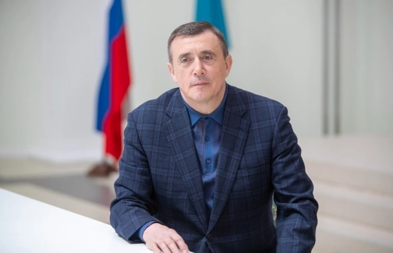 Три года назад В. Лимаренко дал слово решить основные проблемы сахалинцев и курильчан