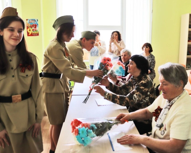 «Поклонимся Великим тем годам!»