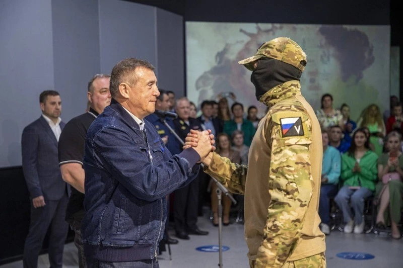 Выплату 300 тысяч рублей назначили семьям мобилизованных на Сахалине