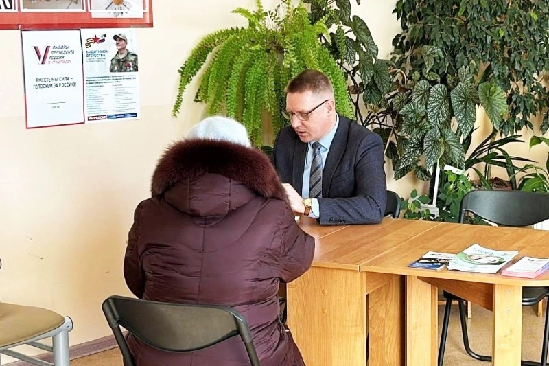 В Макаровском районе стартовал проект "Выездной МФЦ"